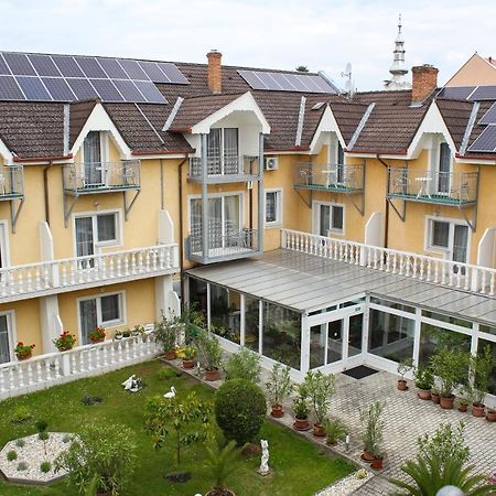 Lidia Hotel Harkány Zewnętrze zdjęcie