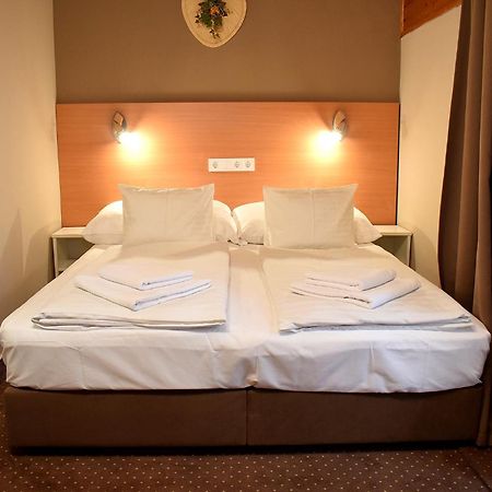 Lidia Hotel Harkány Zewnętrze zdjęcie