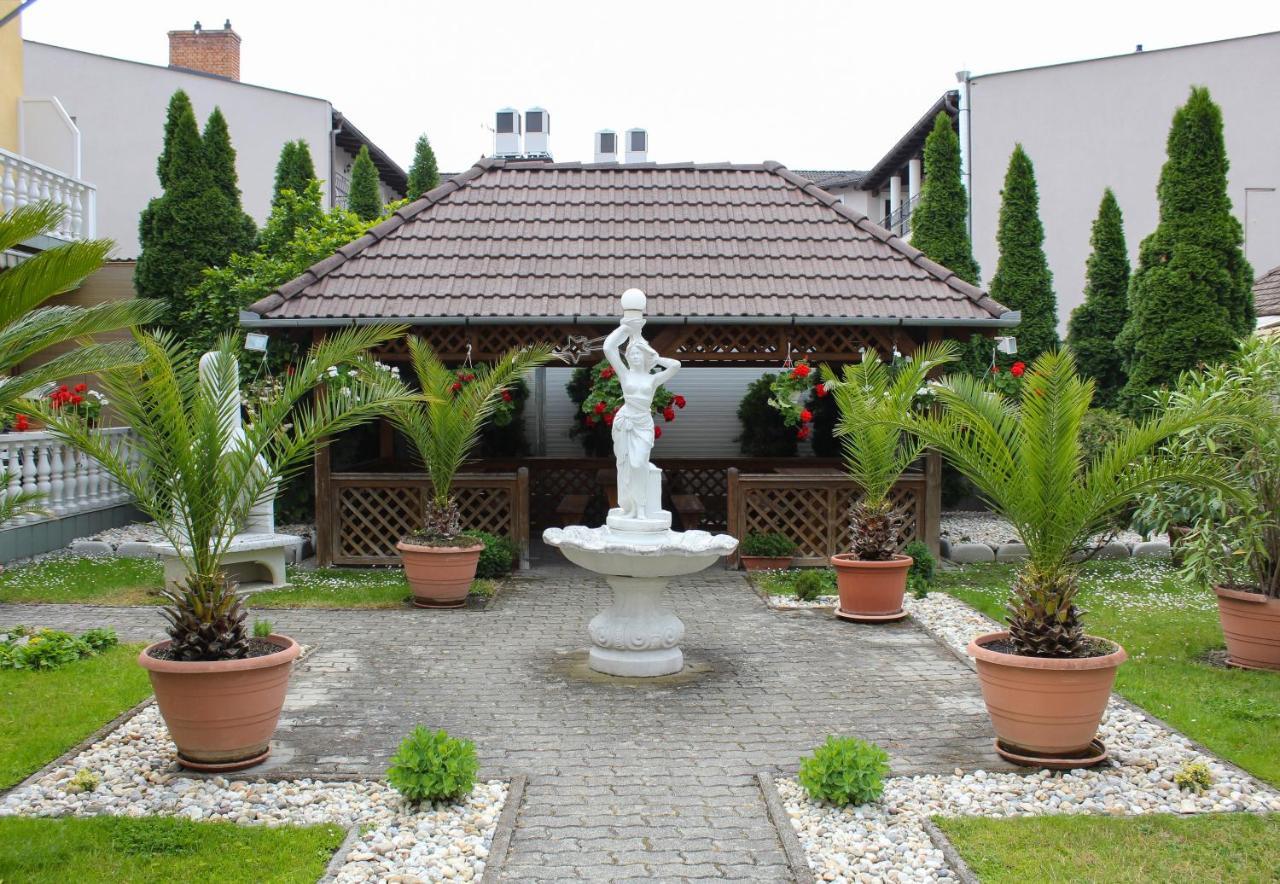 Lidia Hotel Harkány Zewnętrze zdjęcie