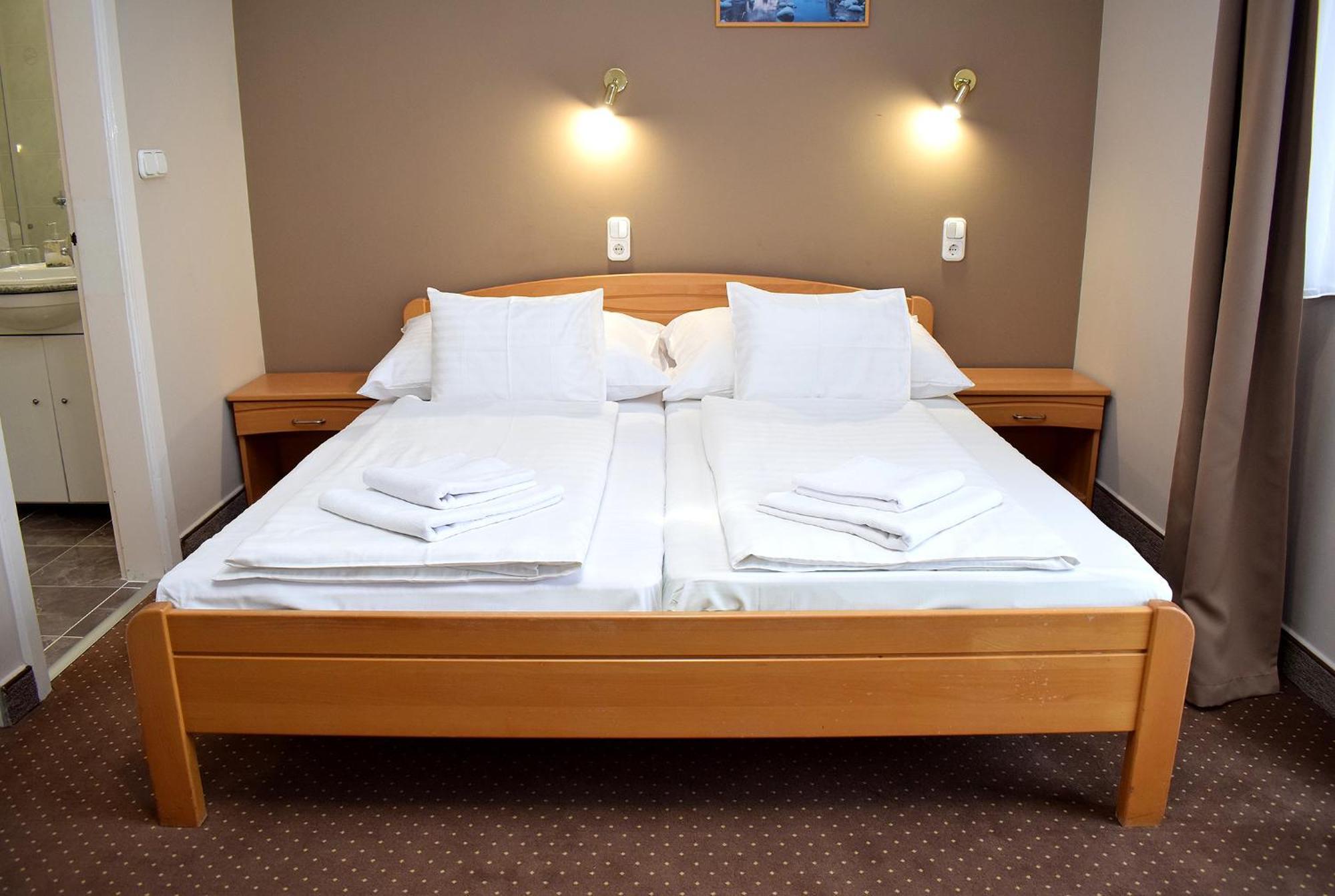 Lidia Hotel Harkány Zewnętrze zdjęcie